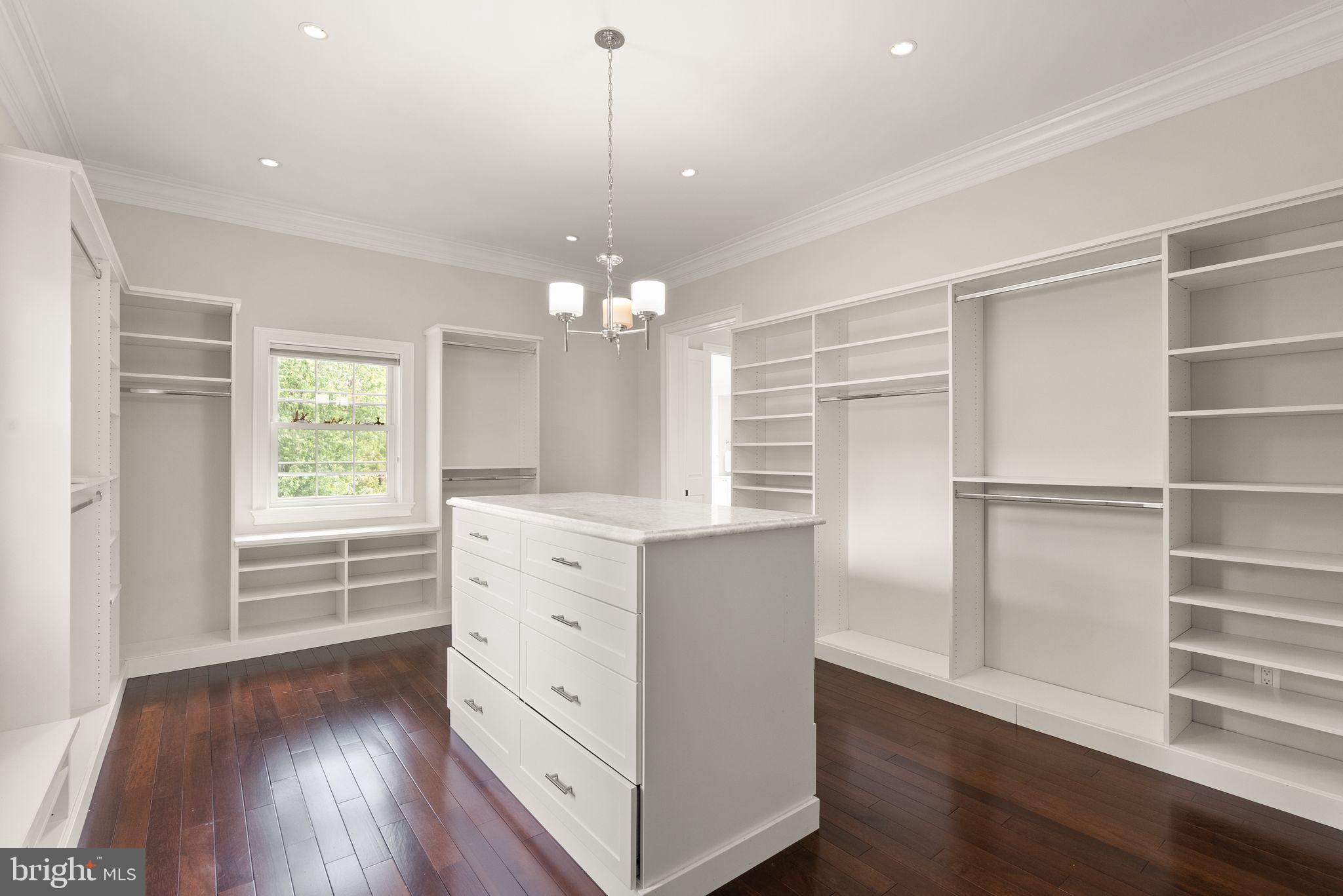 5125 REMINGTON DRIVE