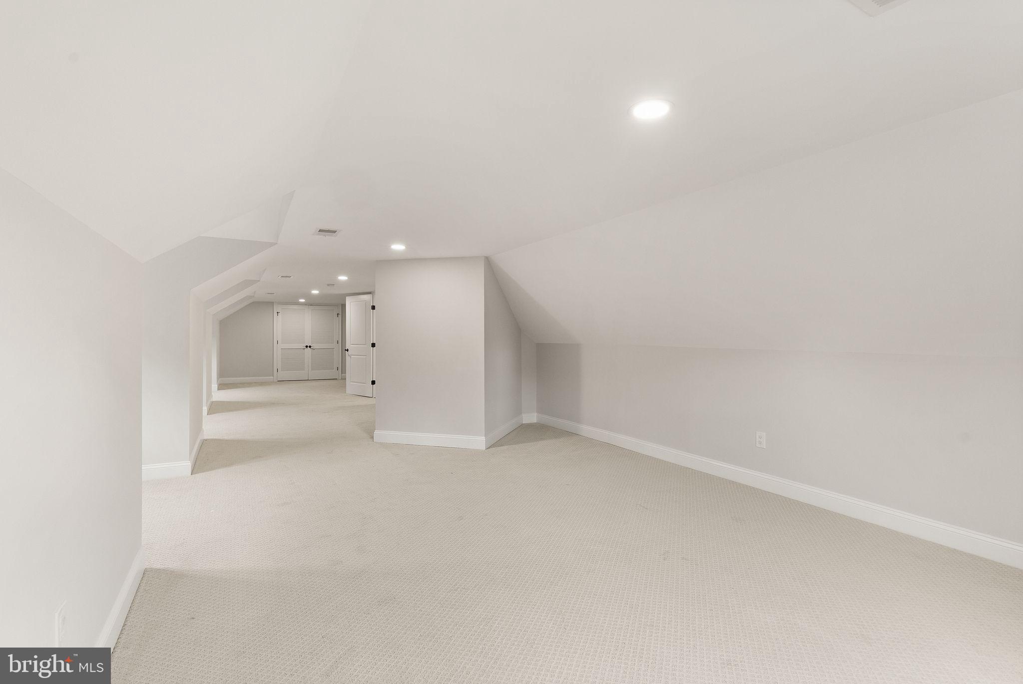 5125 REMINGTON DRIVE