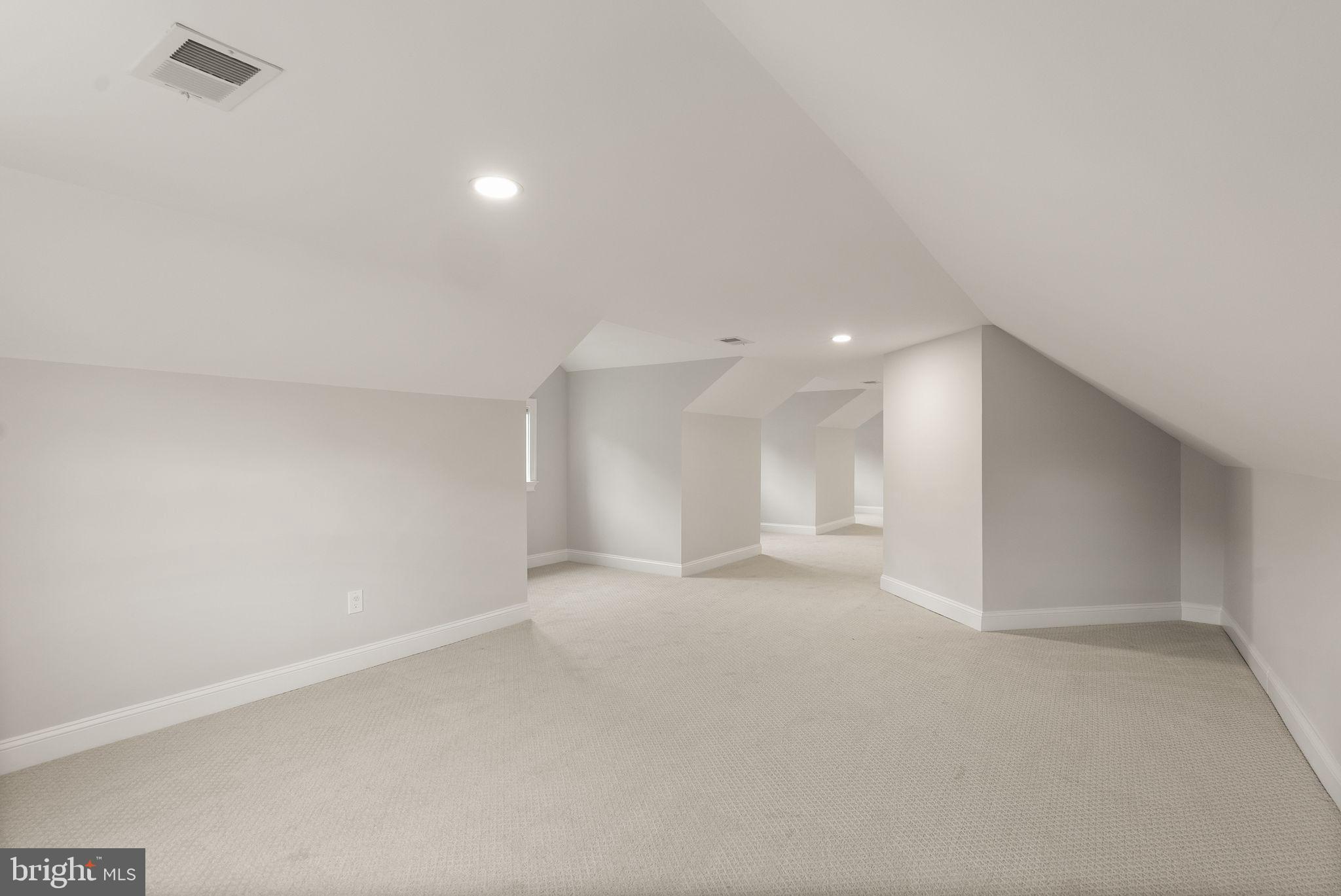 5125 REMINGTON DRIVE