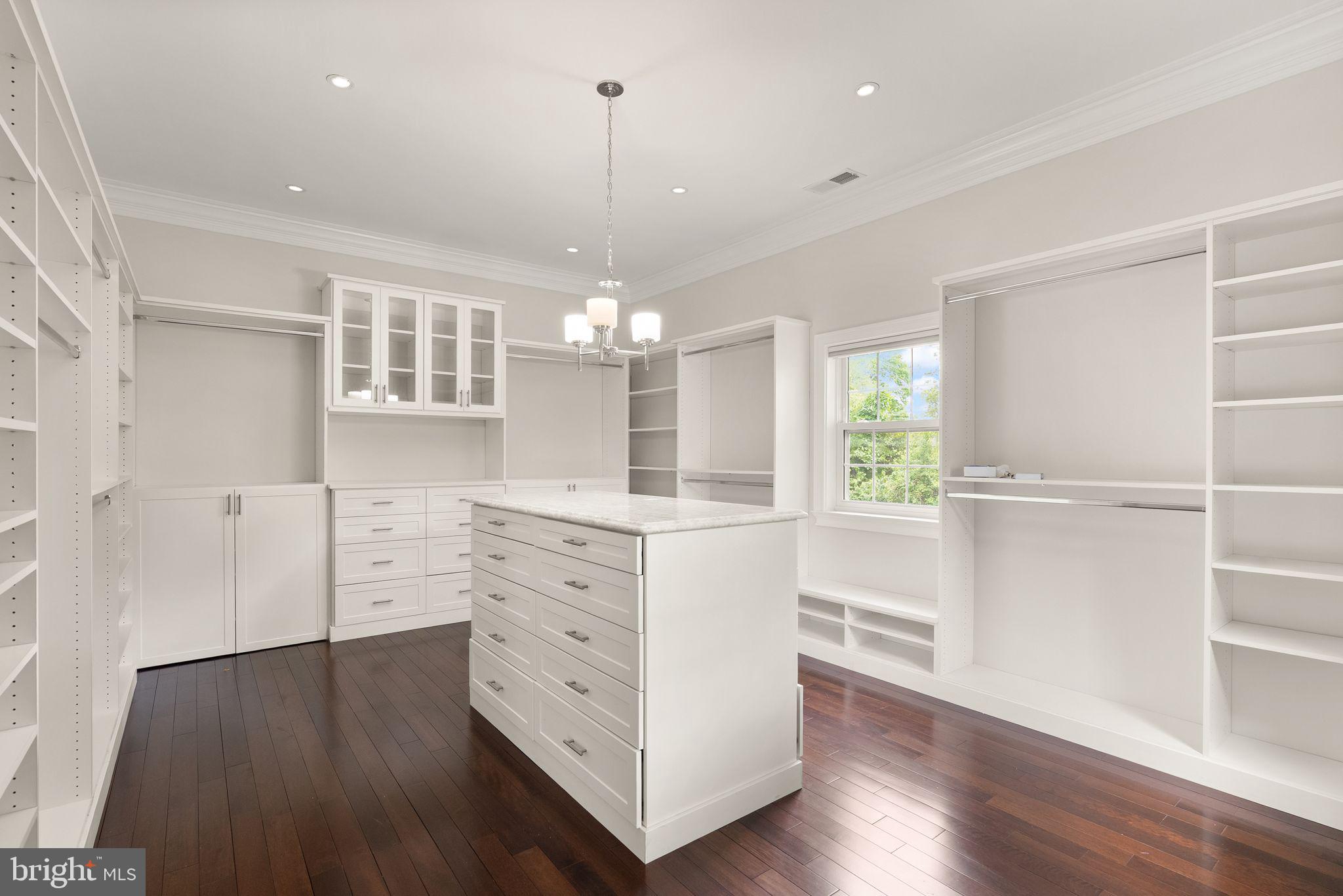 5125 REMINGTON DRIVE