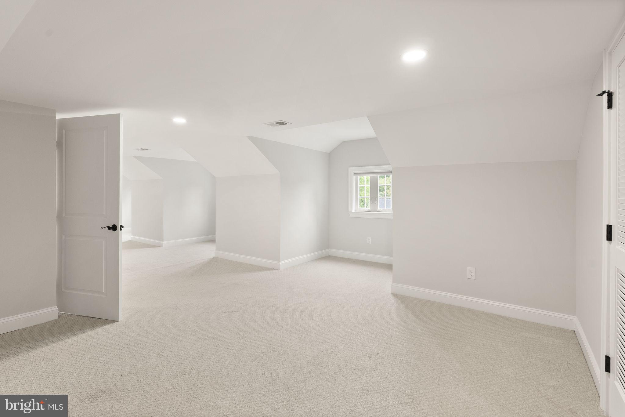 5125 REMINGTON DRIVE