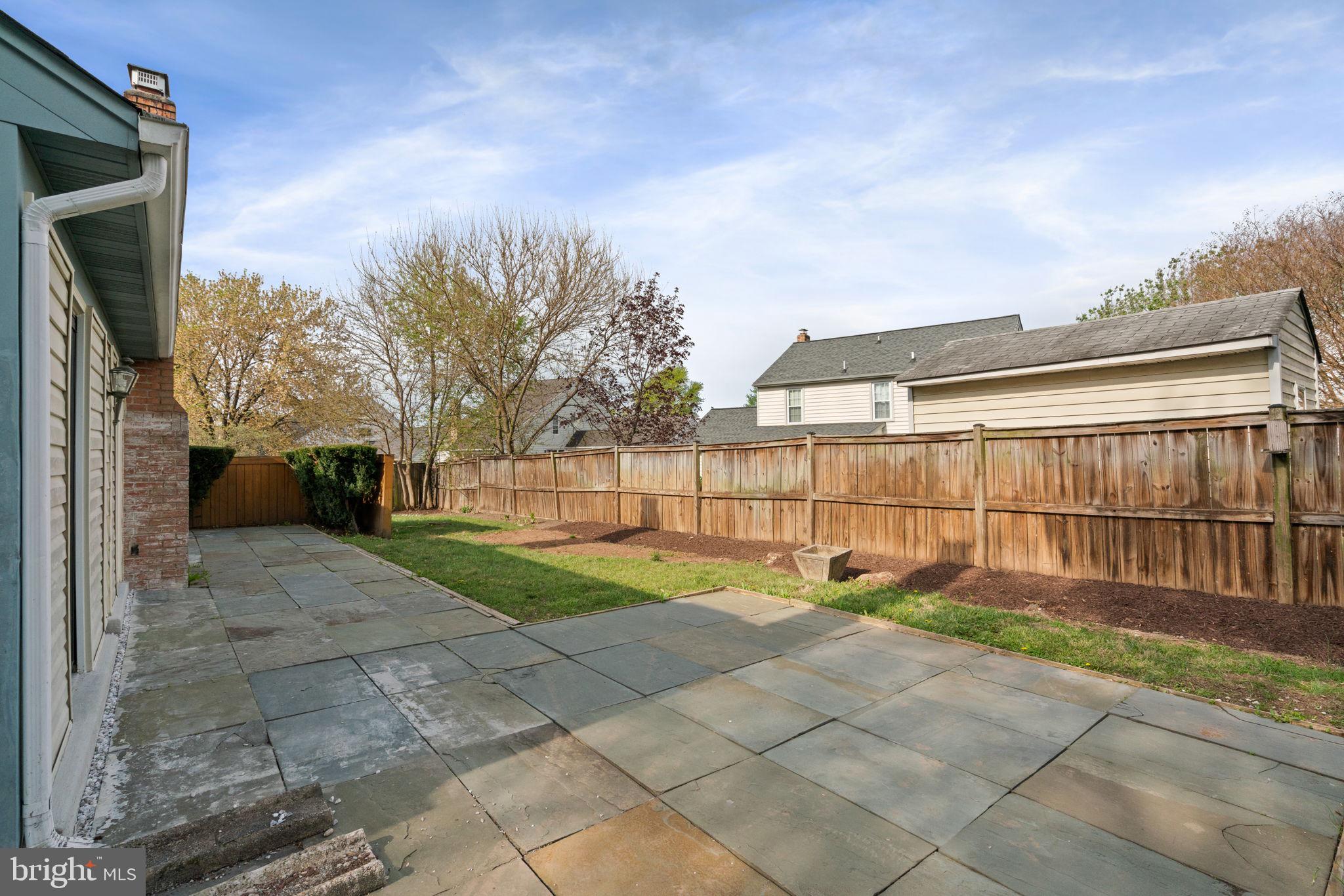 5406 CLUBSIDE LANE