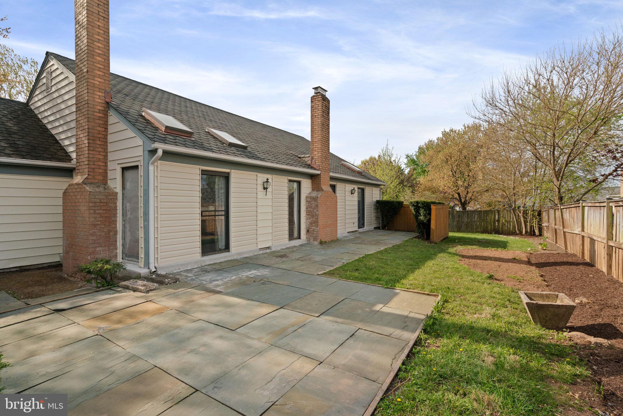 5406 CLUBSIDE LANE