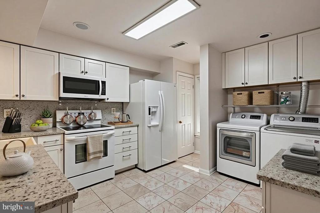 5406 CLUBSIDE LANE