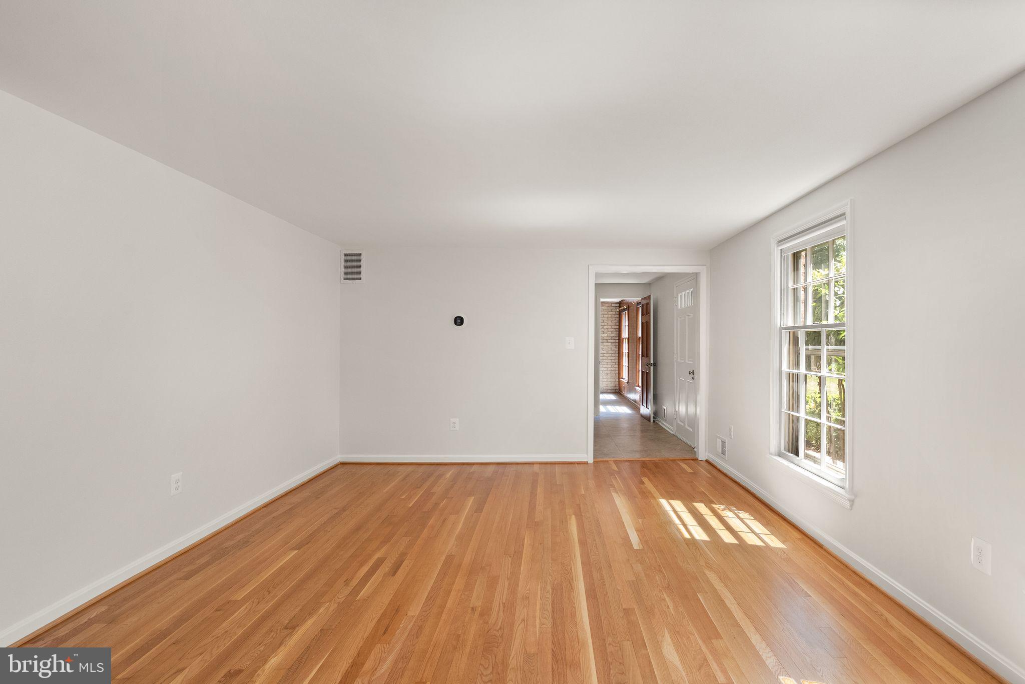 4018 ROBERTSON BOULEVARD