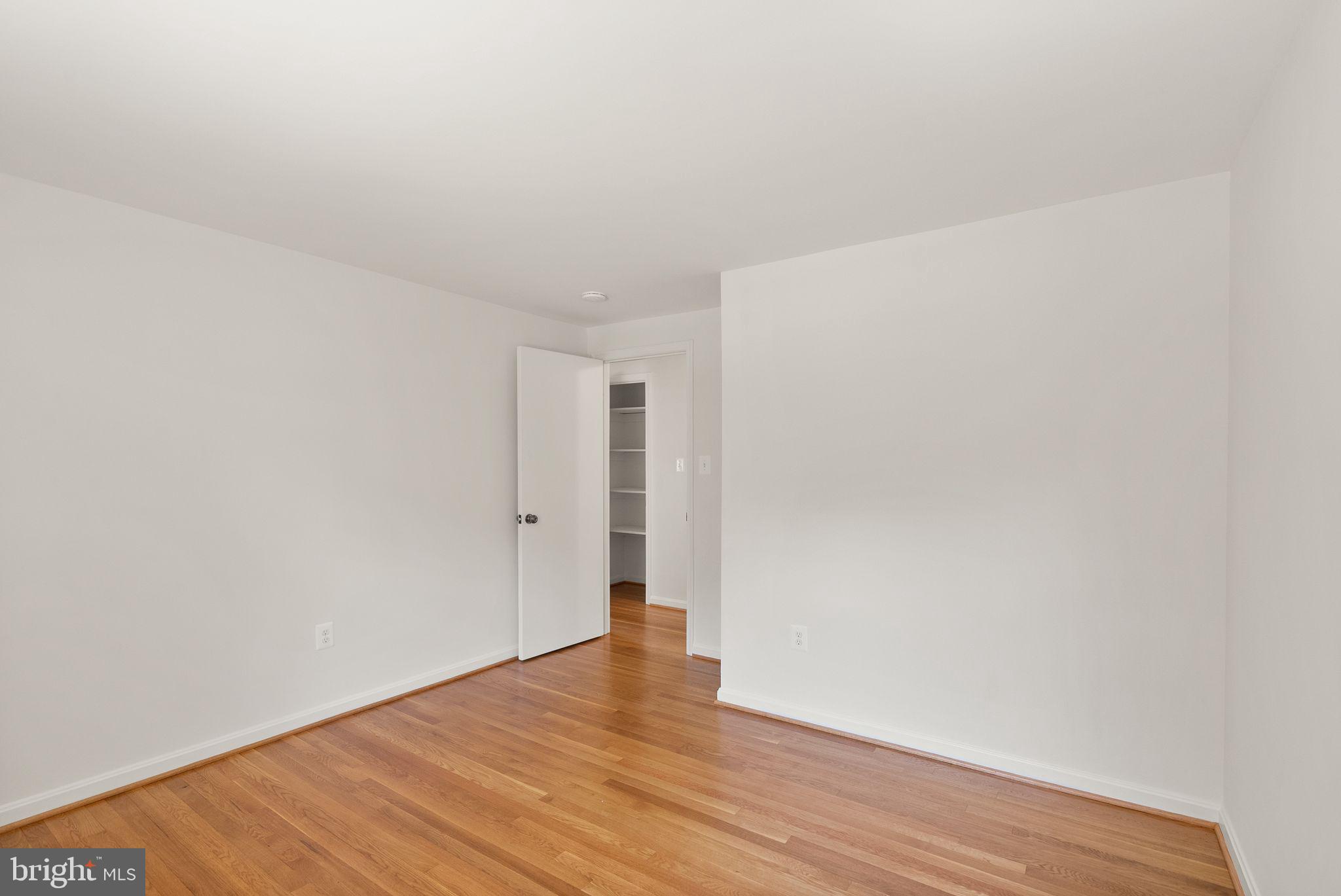 4018 ROBERTSON BOULEVARD