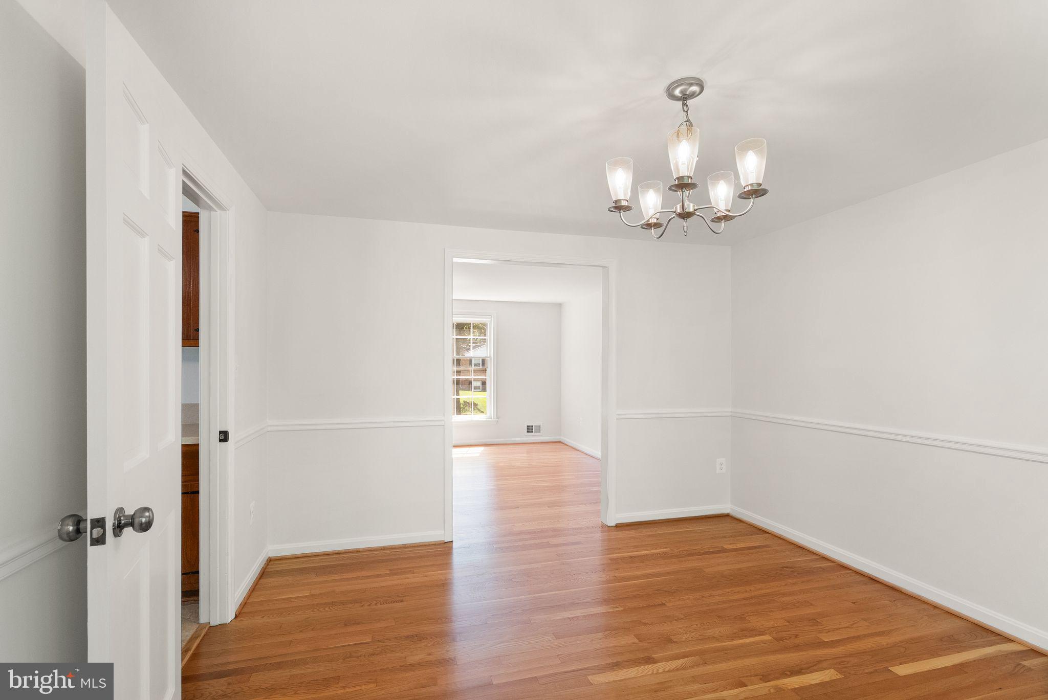 4018 ROBERTSON BOULEVARD