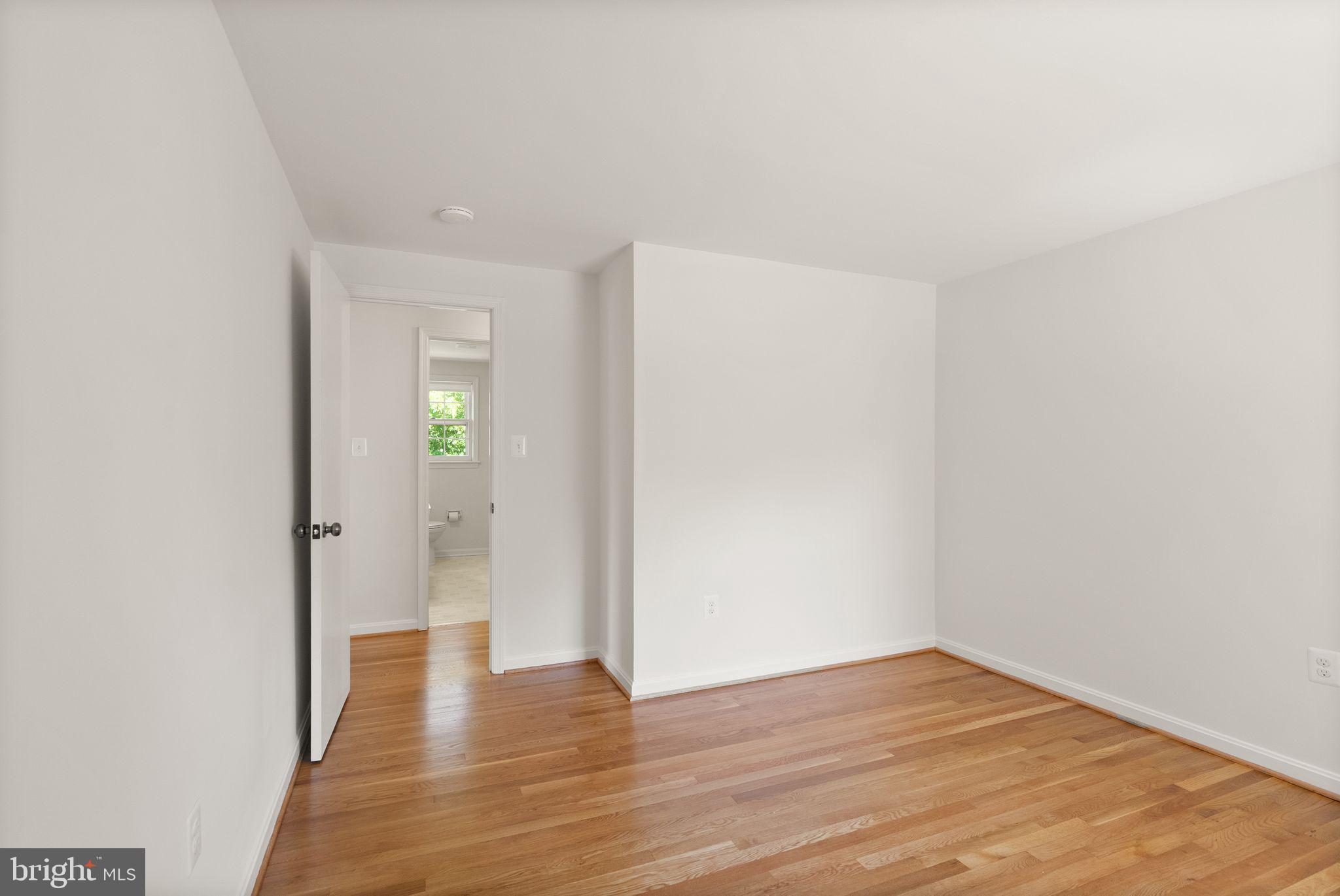 4018 ROBERTSON BOULEVARD