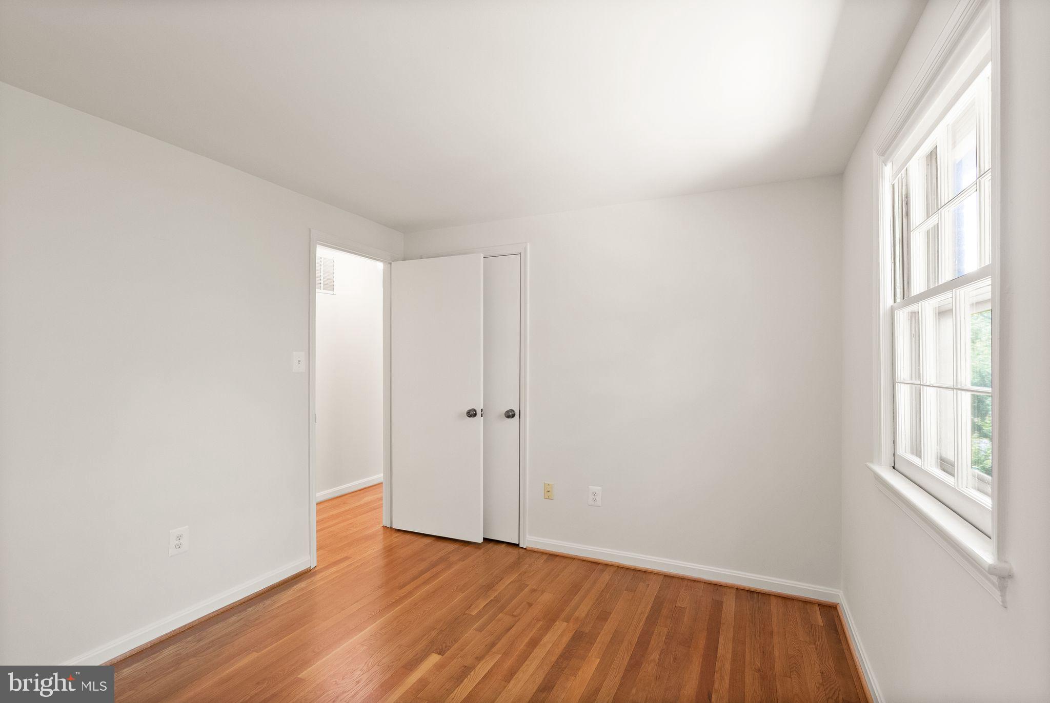 4018 ROBERTSON BOULEVARD