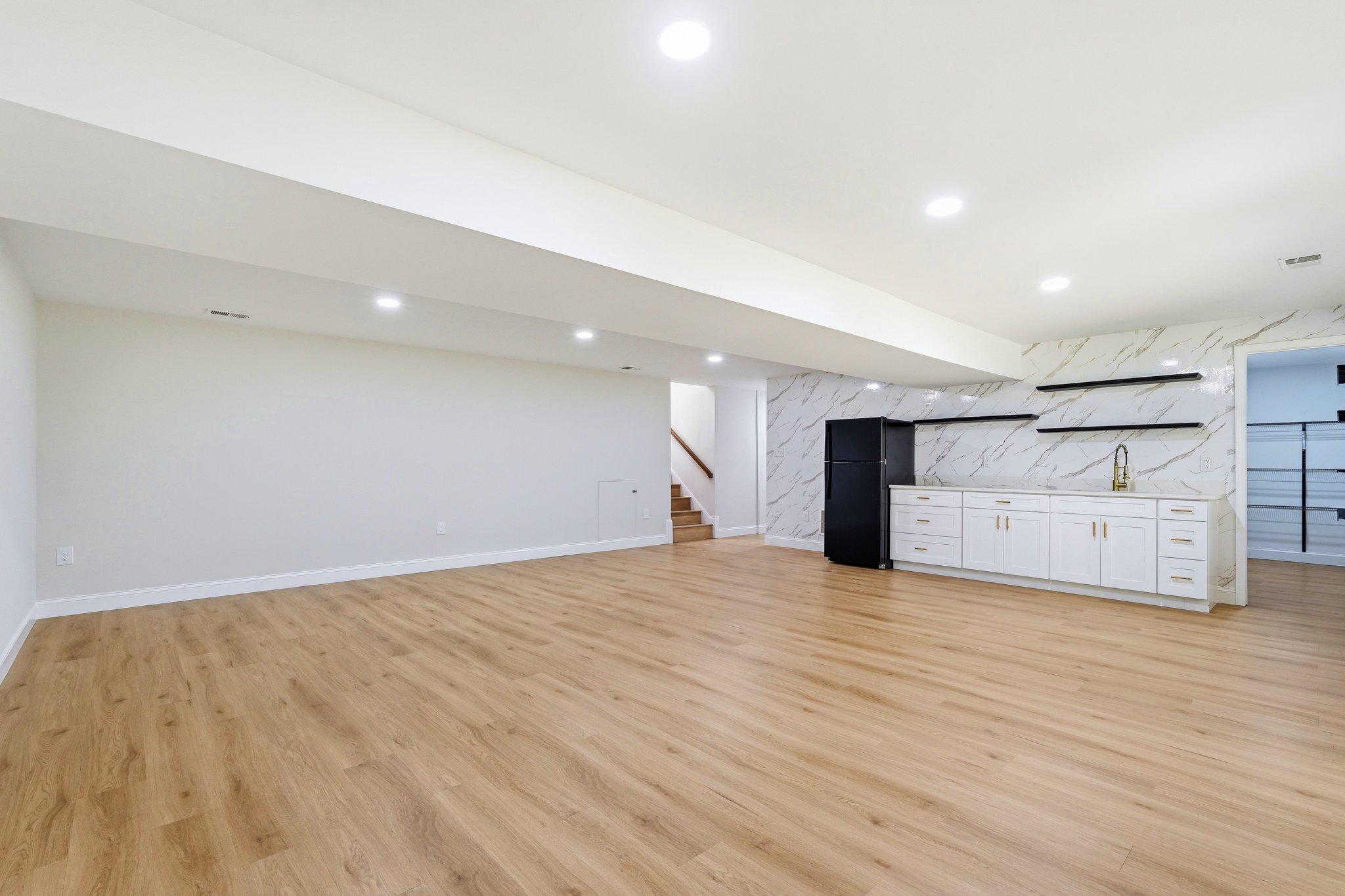 6443 BATTLE ROCK DRIVE