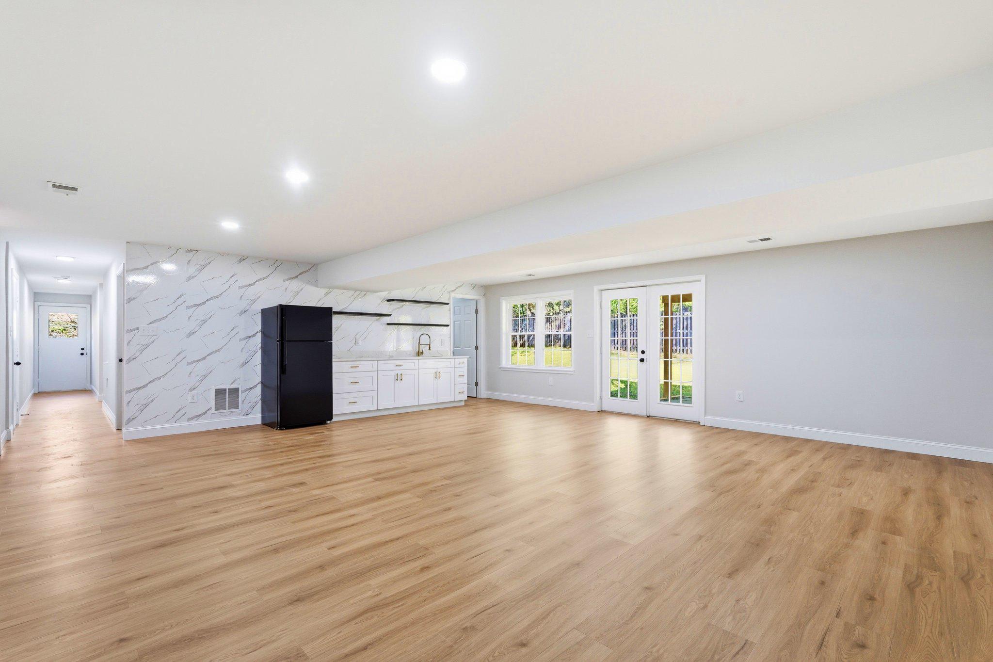 6443 BATTLE ROCK DRIVE