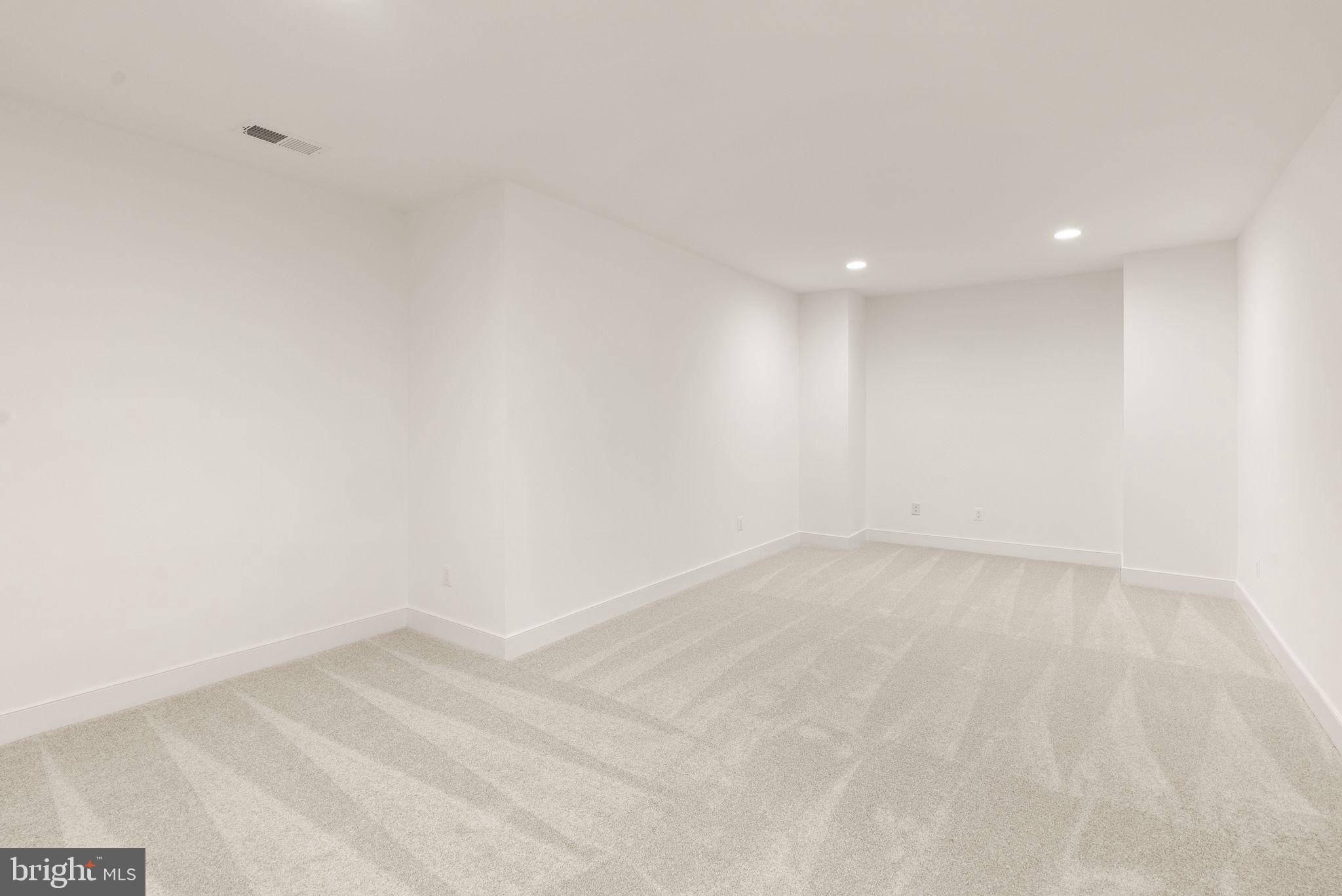 11800 VALLEY ROAD