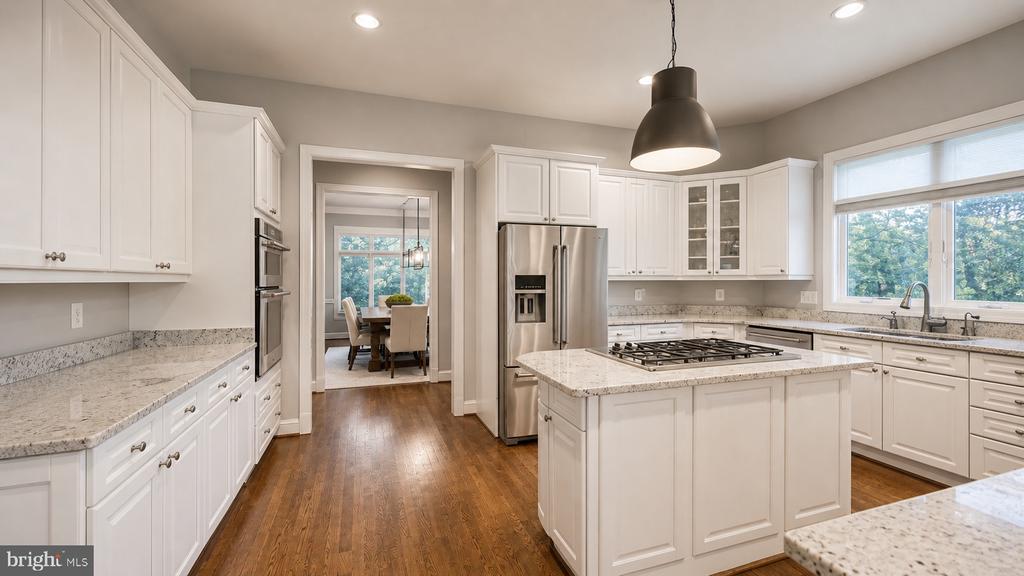 3242 VALLEY LANE