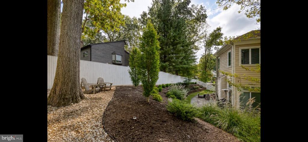 3242 VALLEY LANE