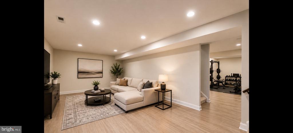3242 VALLEY LANE