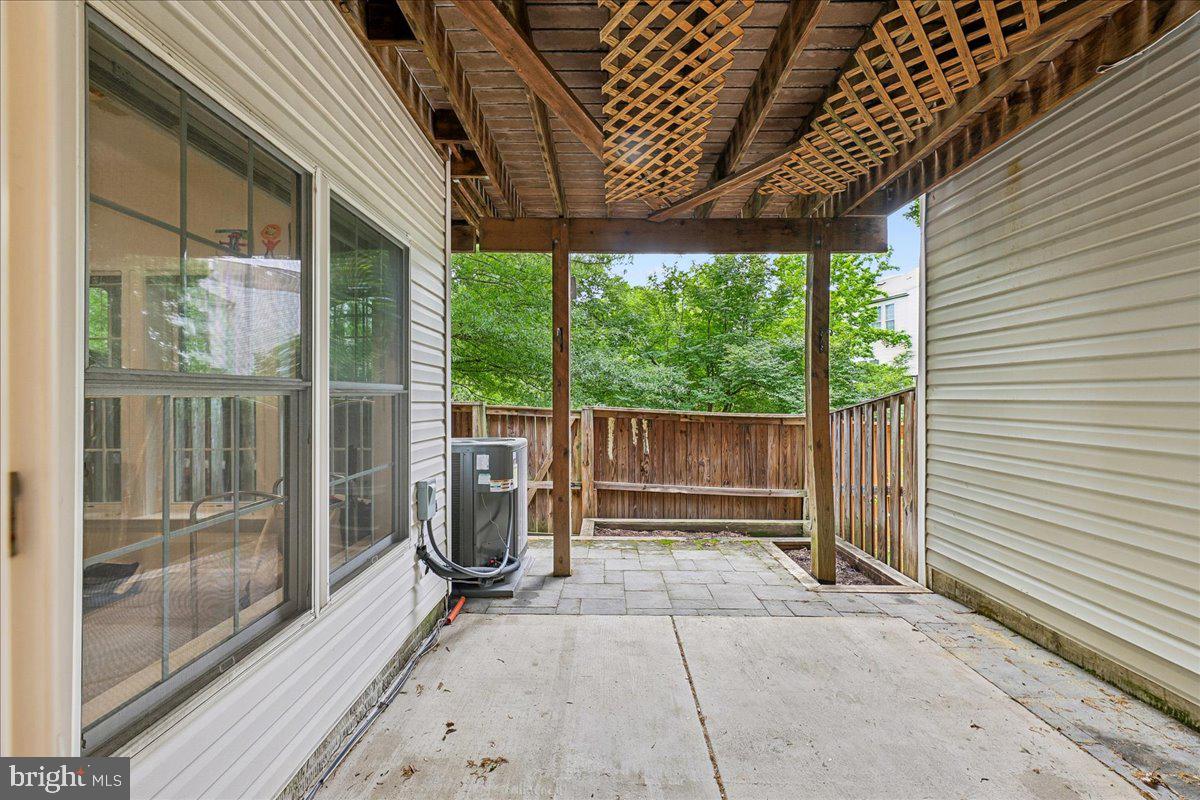 9276 LAUREL RIDGE CROSSING ROAD