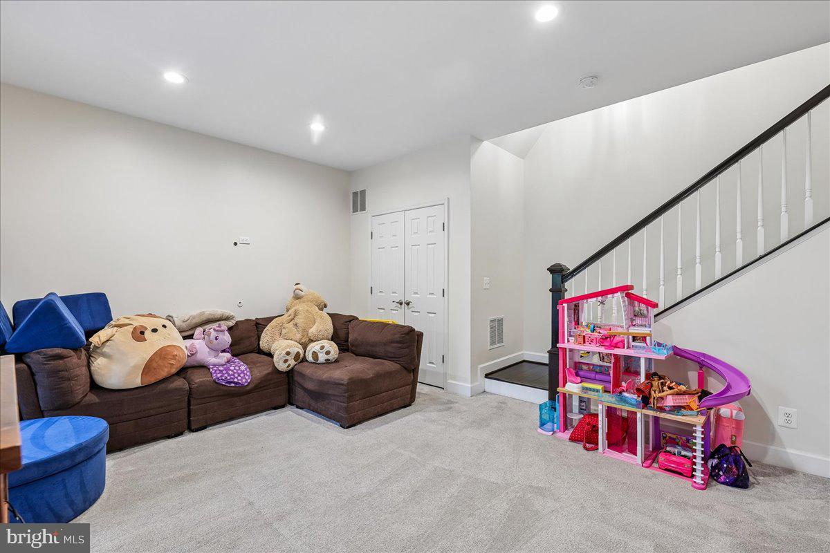 9276 LAUREL RIDGE CROSSING ROAD