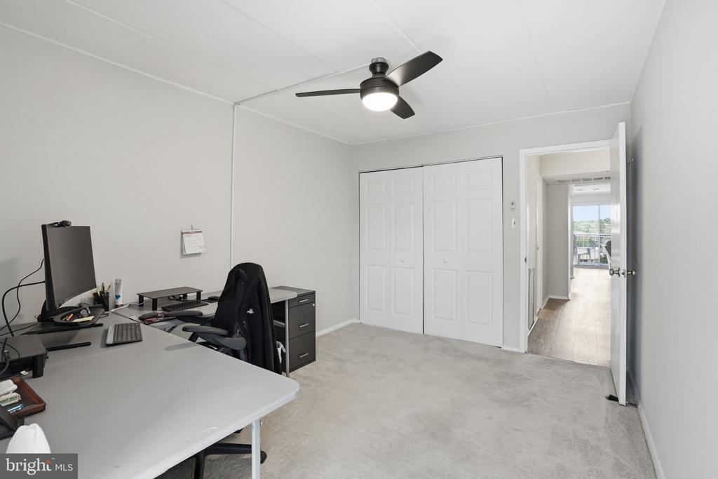 2622 FORT FARNSWORTH ROAD 219 (1D)