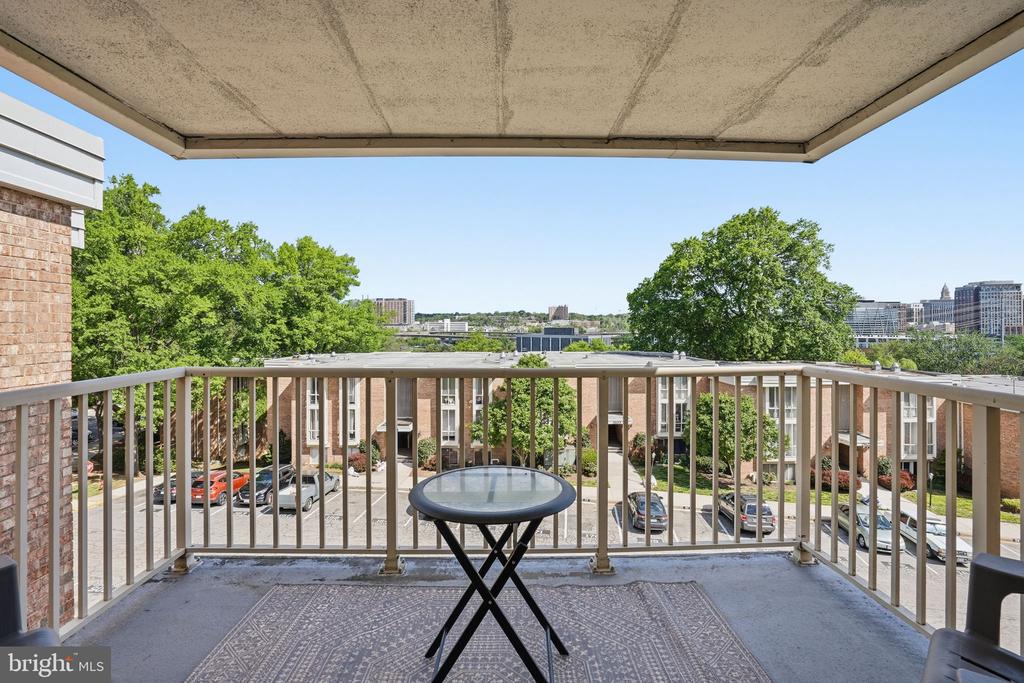 2622 FORT FARNSWORTH ROAD 219 (1D)