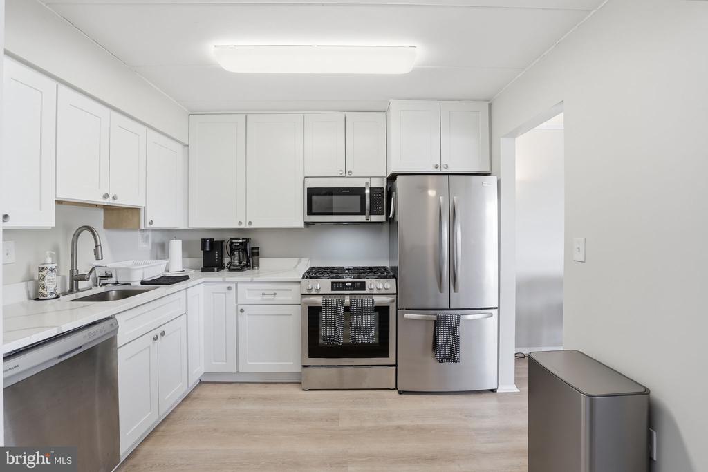 2622 FORT FARNSWORTH ROAD 219 (1D)