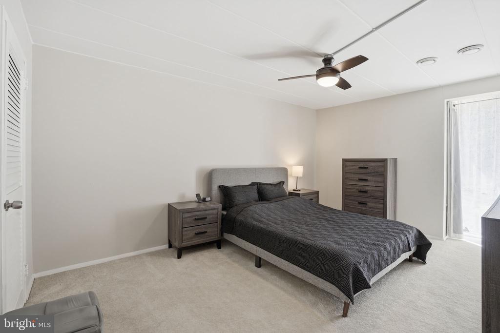 2622 FORT FARNSWORTH ROAD 219 (1D)