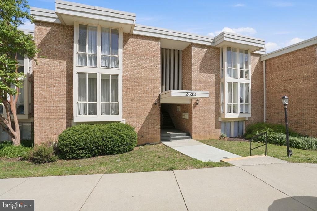 2622 FORT FARNSWORTH ROAD 219 (1D)