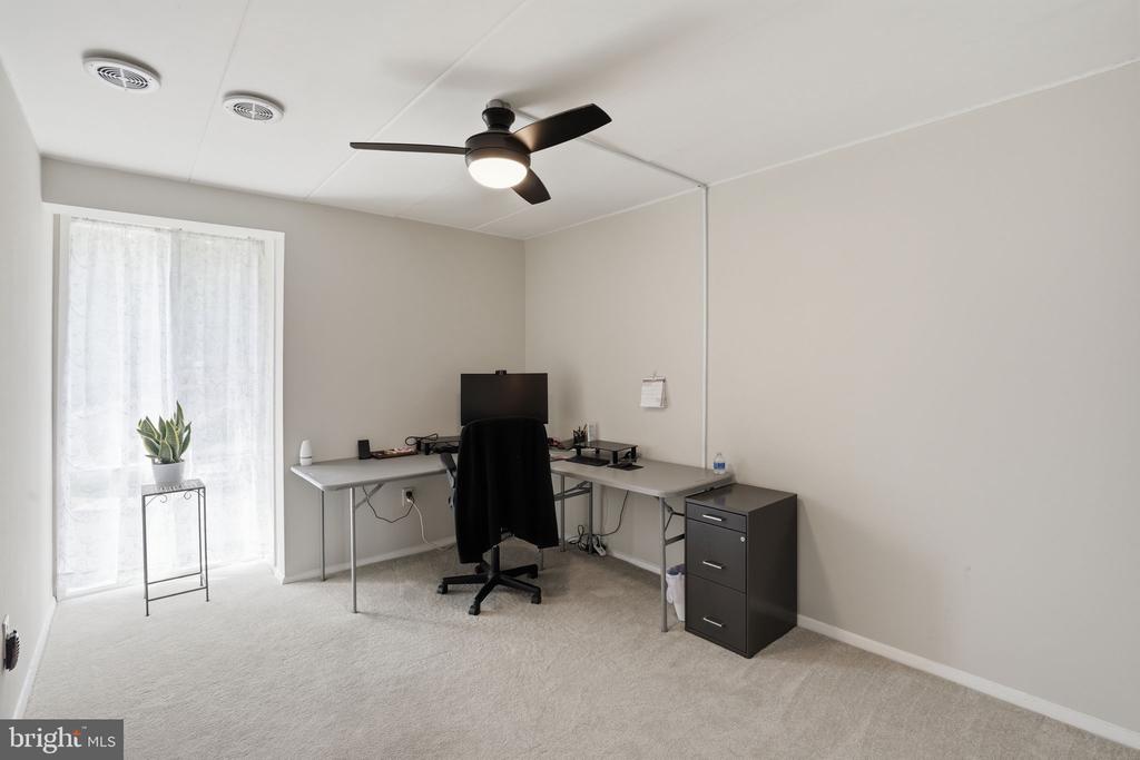 2622 FORT FARNSWORTH ROAD 219 (1D)