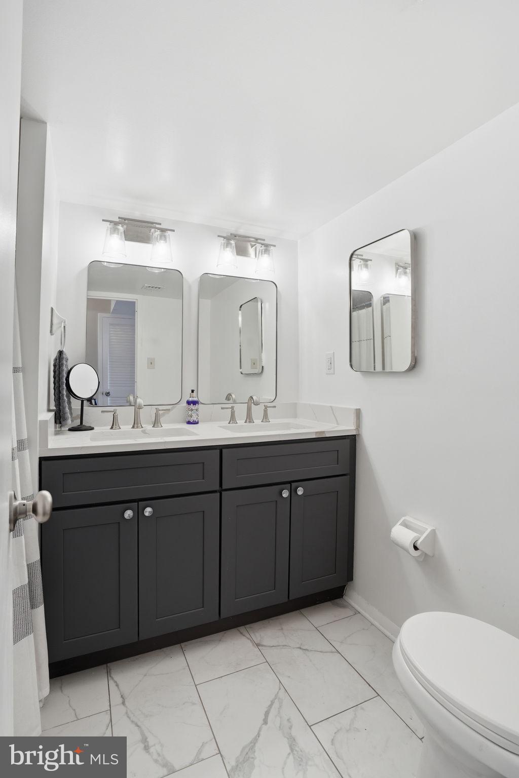 2622 FORT FARNSWORTH ROAD 219 (1D)