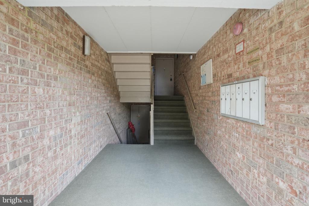 2622 FORT FARNSWORTH ROAD 219 (1D)