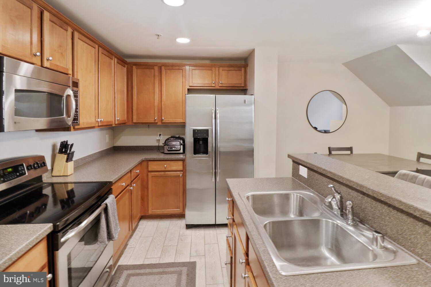 4461 BEACON GROVE CIRCLE A 703A