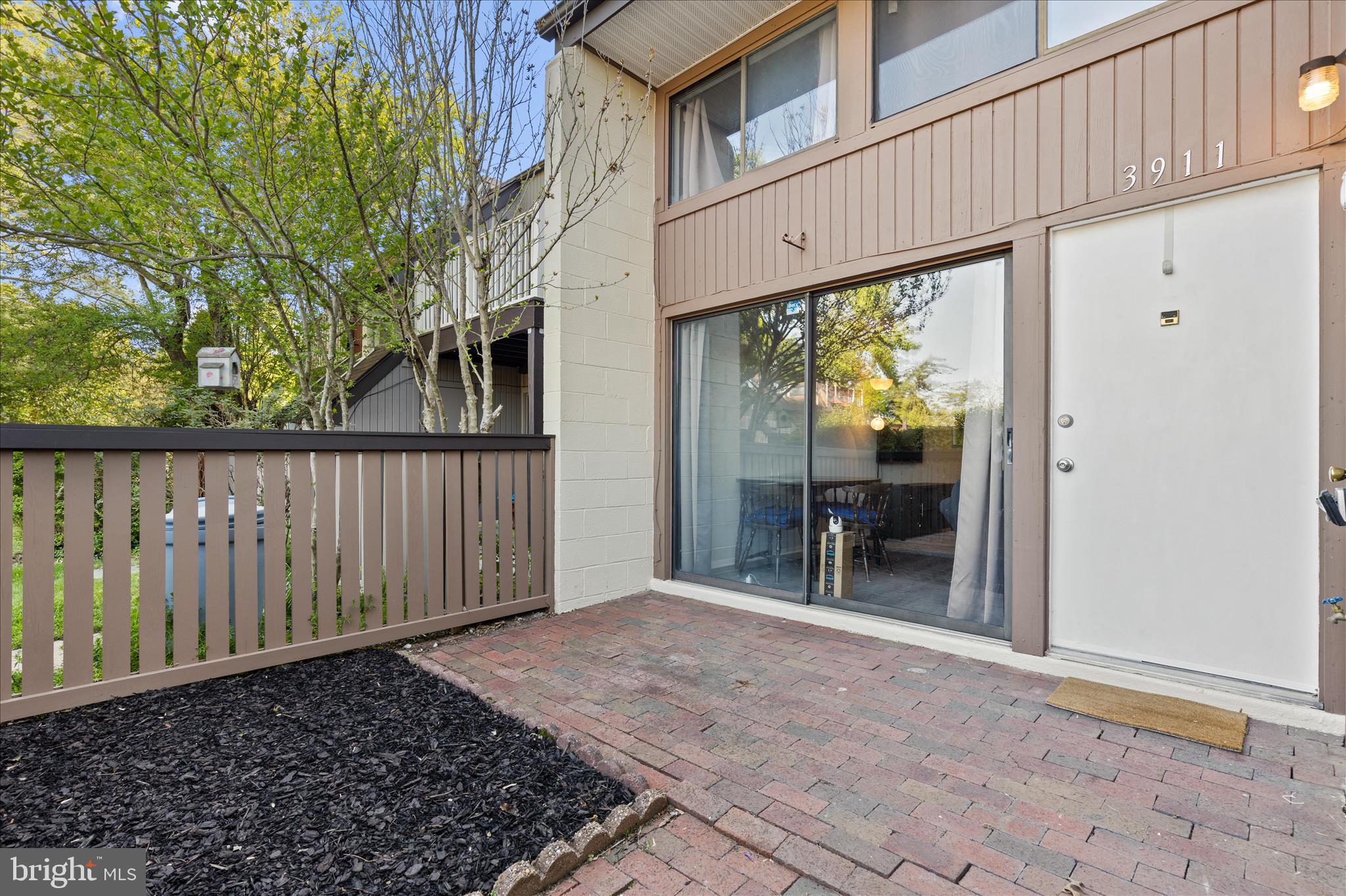 3911 WOODHUE PLACE