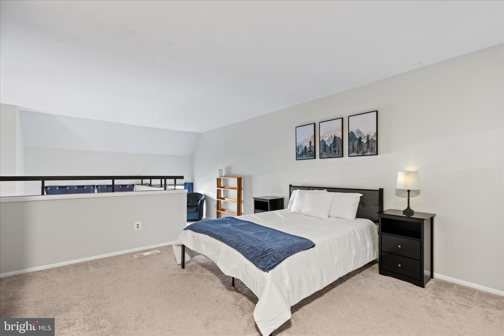 3911 WOODHUE PLACE