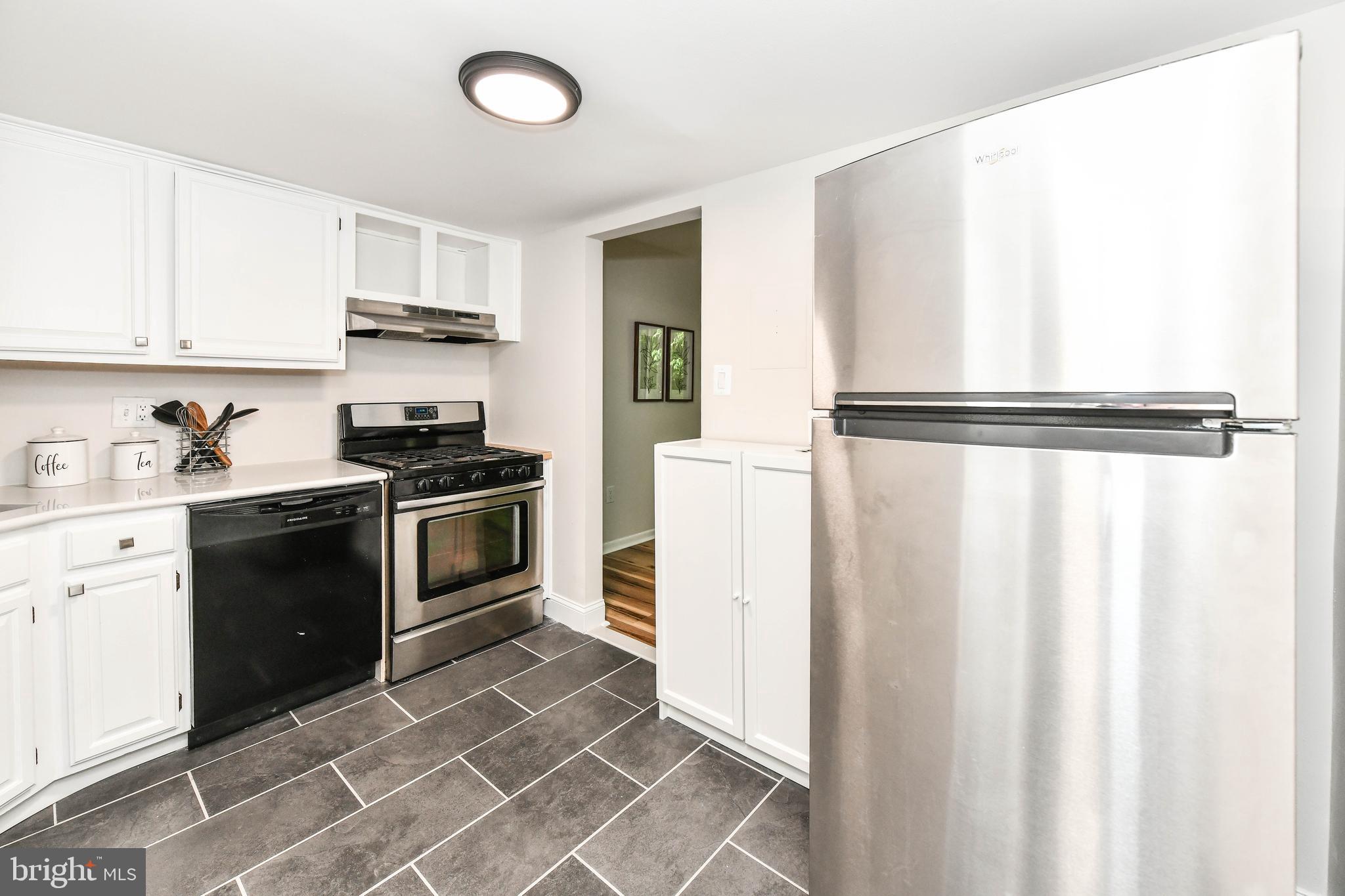 1523 NORTHGATE SQUARE 2A