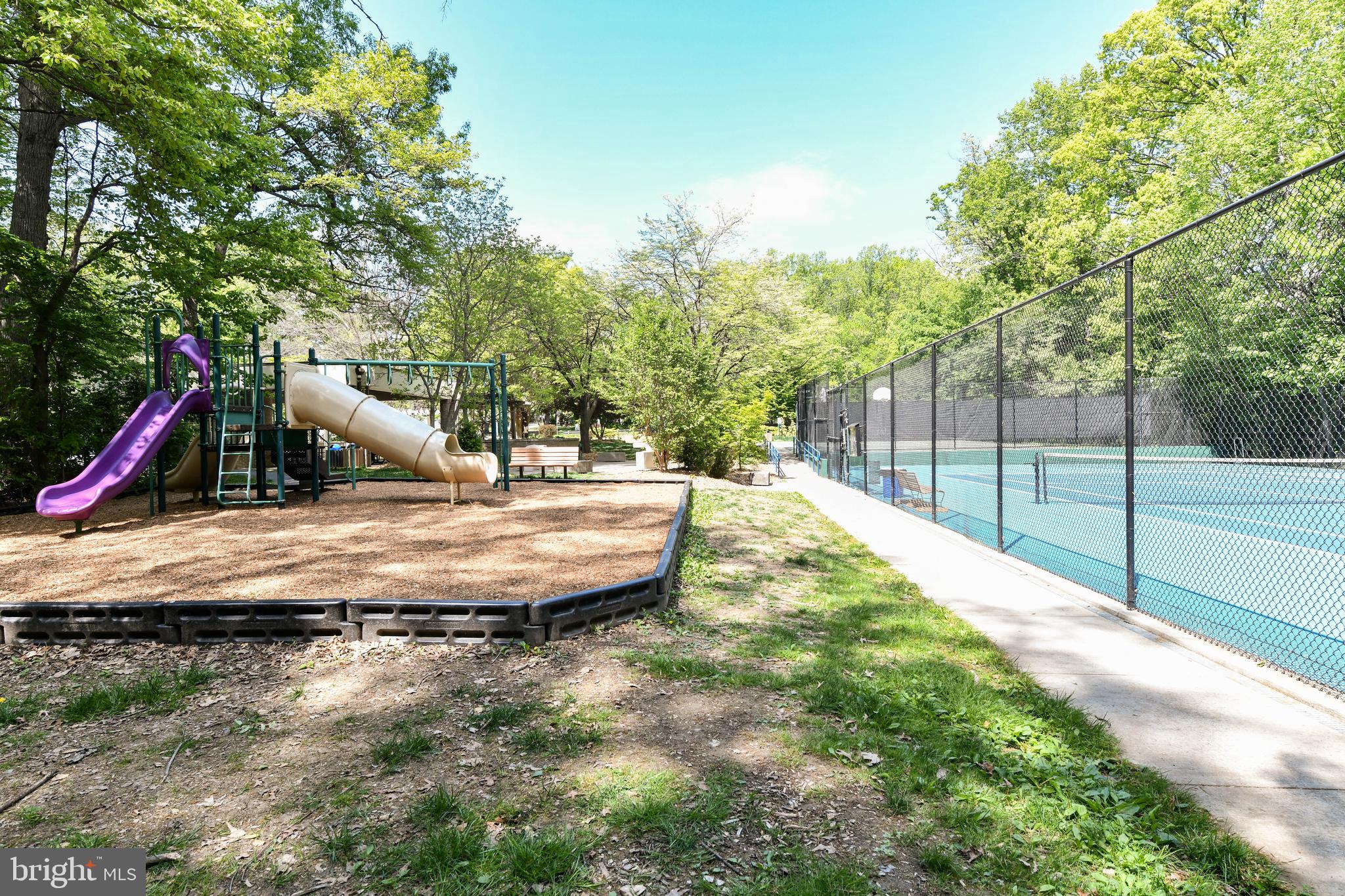 1523 NORTHGATE SQUARE 2A