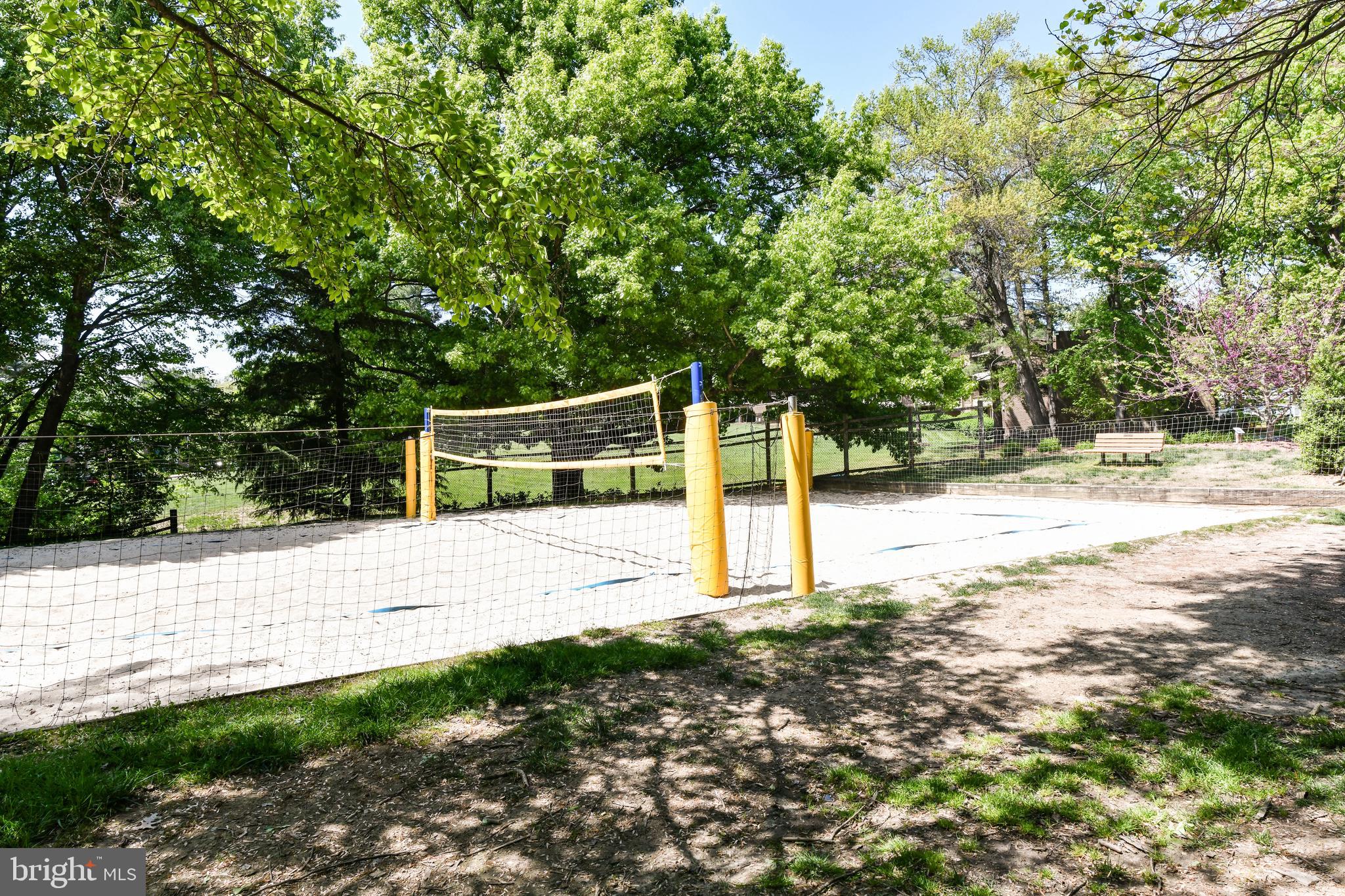 1523 NORTHGATE SQUARE 2A