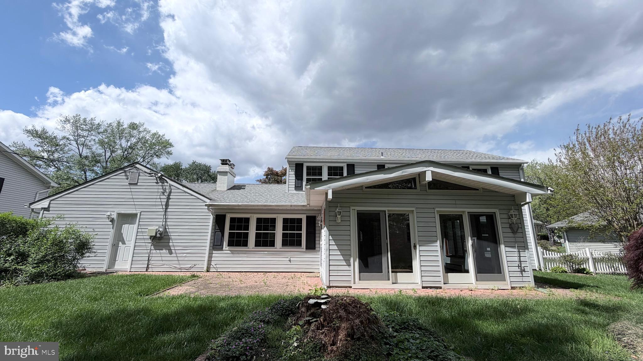 4325 MAJESTIC LANE