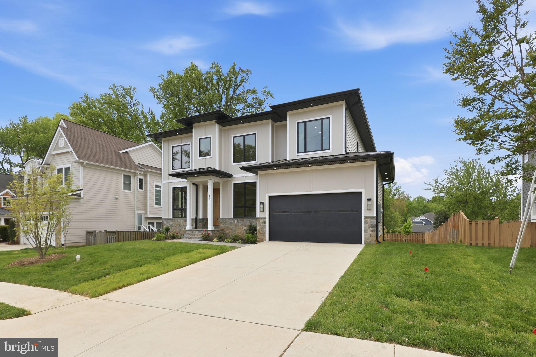 901 MEADOW LANE SW