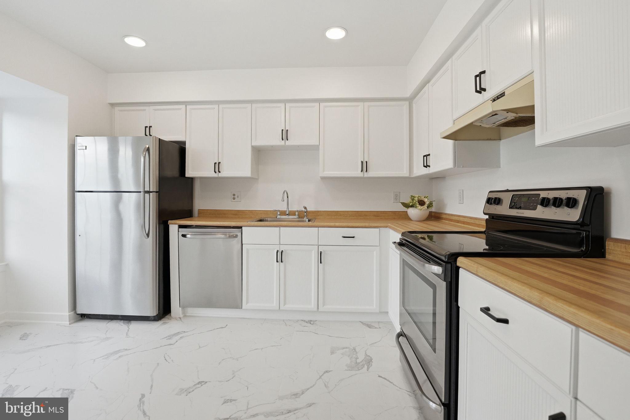 3603 SWEETHORN COURT