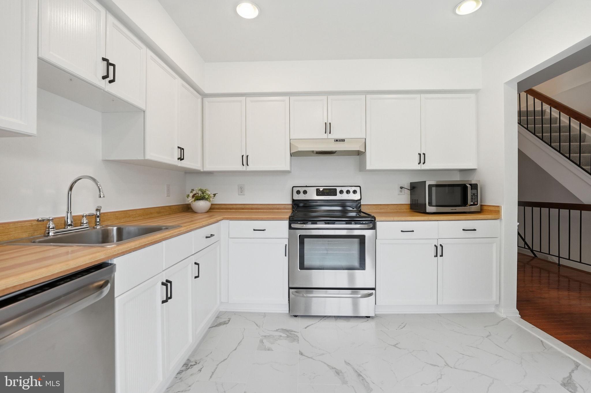 3603 SWEETHORN COURT
