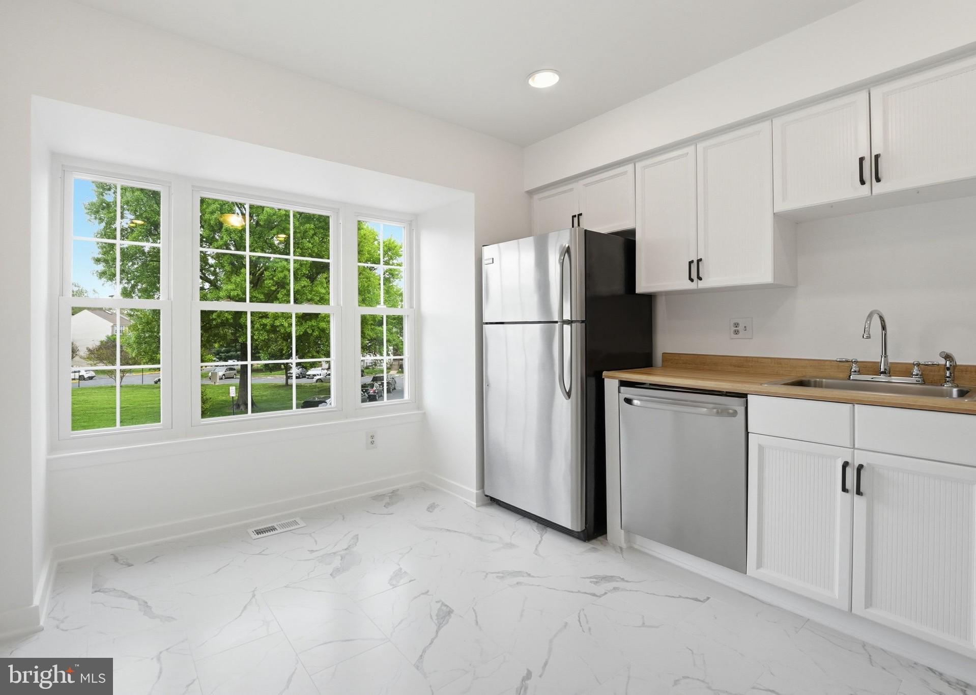 3603 SWEETHORN COURT