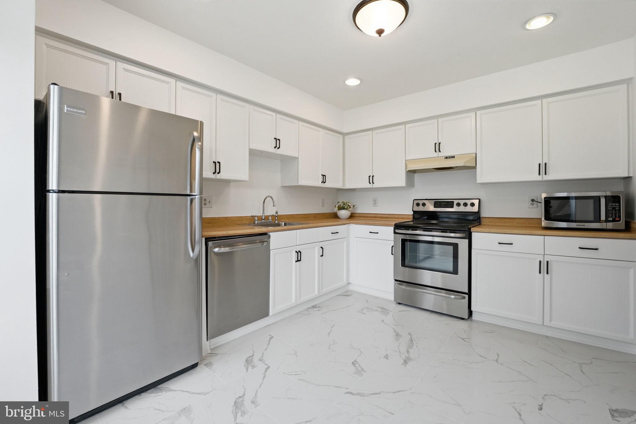 3603 SWEETHORN COURT