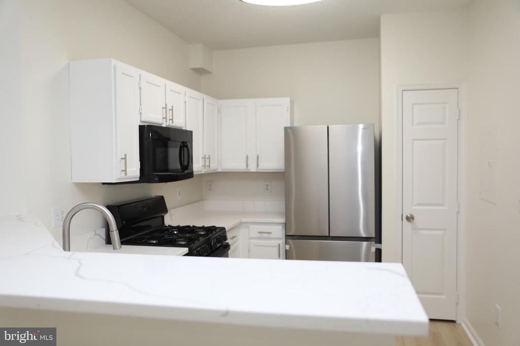 14302 ROSY LANE 33