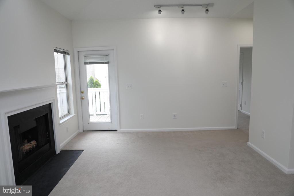 14302 ROSY LANE 33