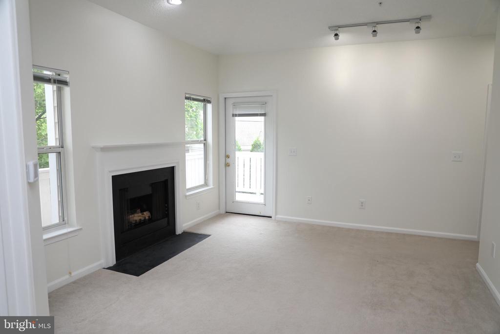 14302 ROSY LANE 33