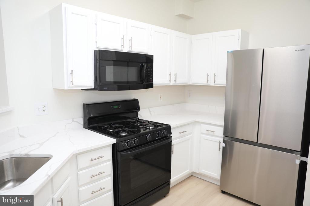 14302 ROSY LANE 33