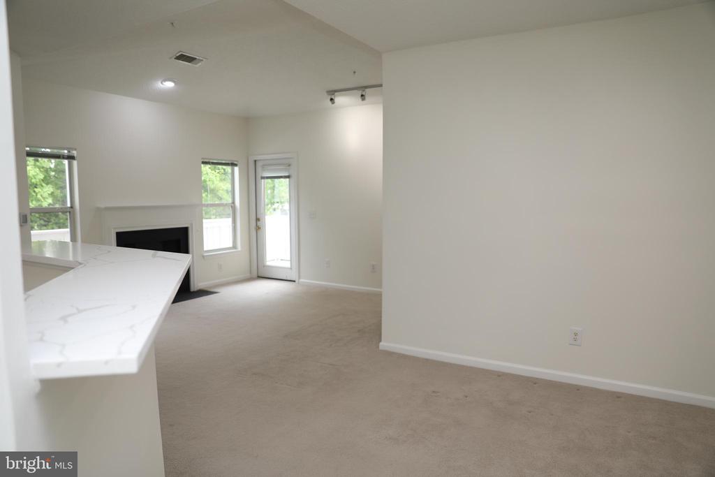 14302 ROSY LANE 33