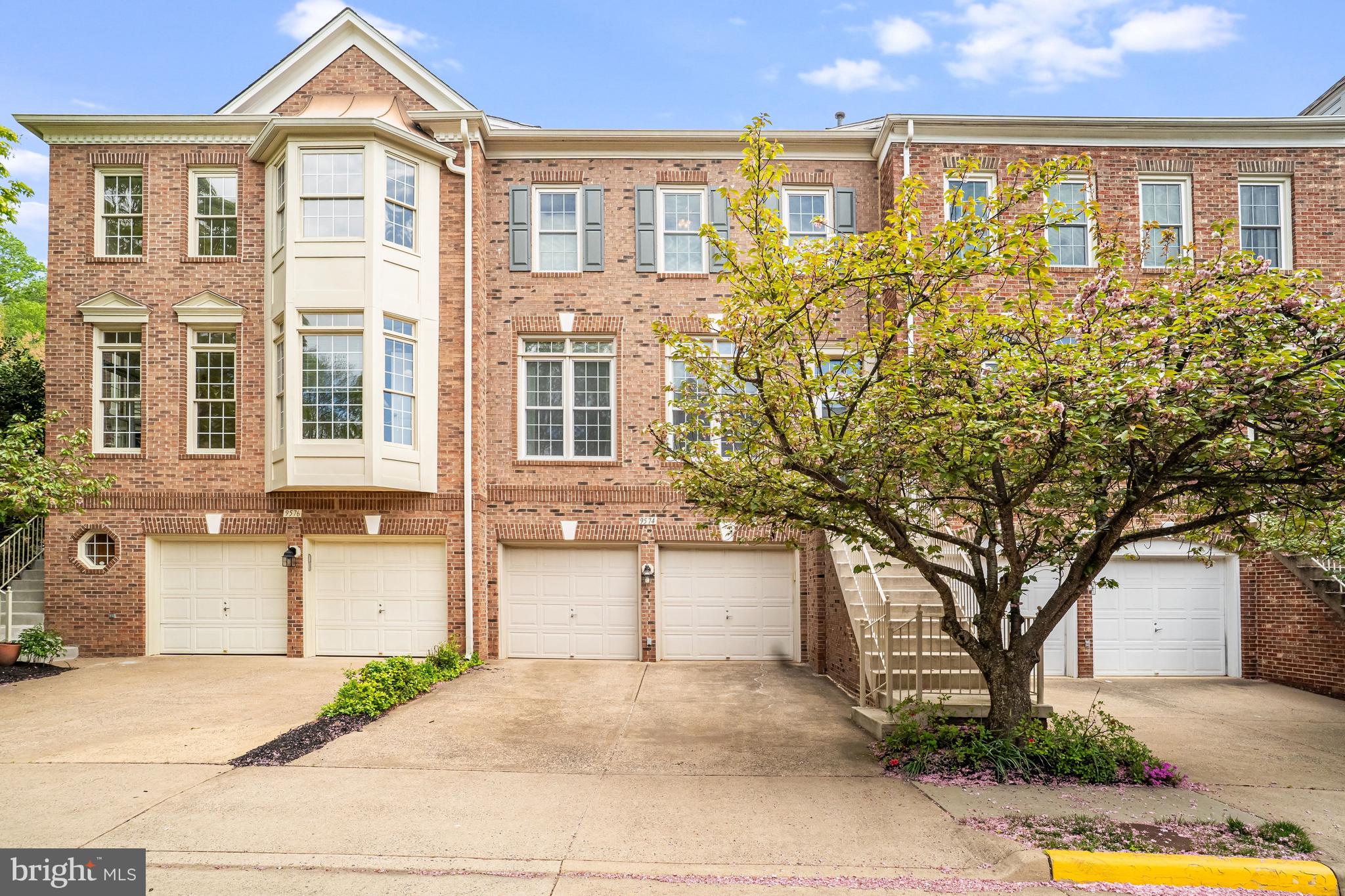 9574 LAGERSFIELD CIRCLE