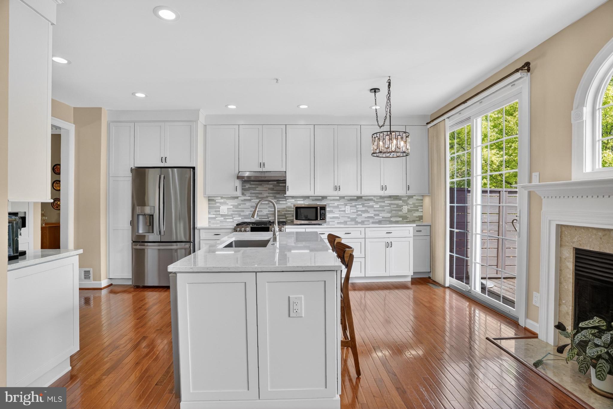9574 LAGERSFIELD CIRCLE