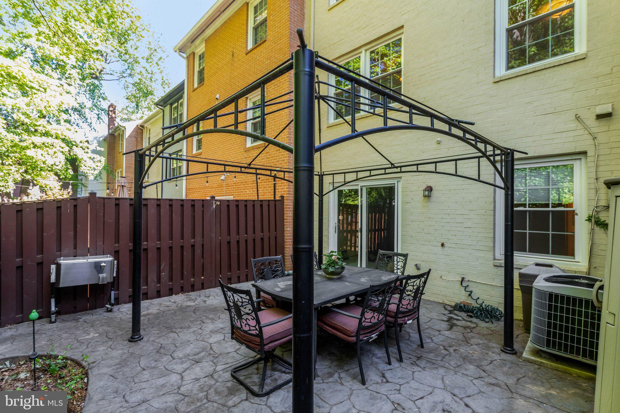 3350 CONTESSA COURT