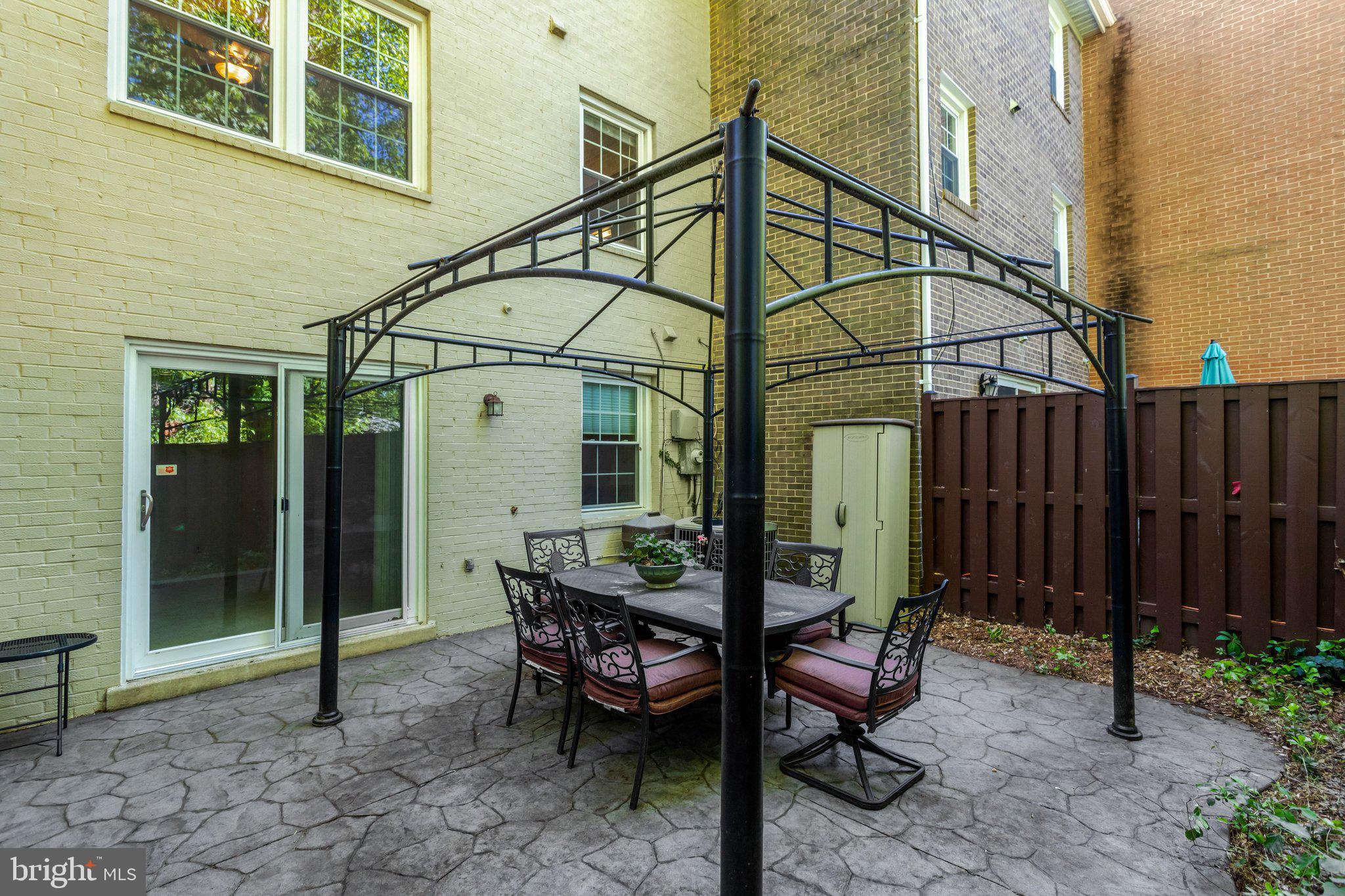 3350 CONTESSA COURT